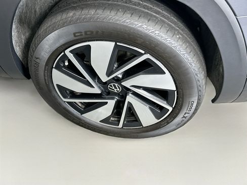 Used 2024 Volkswagen Atlas SE w/ Panoramic Sunroof Package FWD image 11