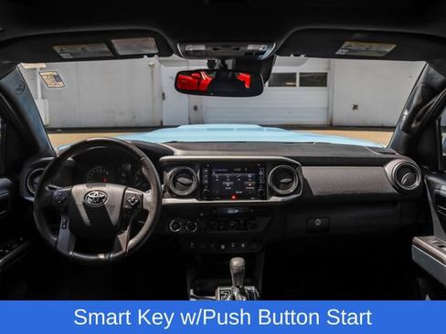 Used 2019 Toyota Tacoma TRD Sport AWD/4WD image 31