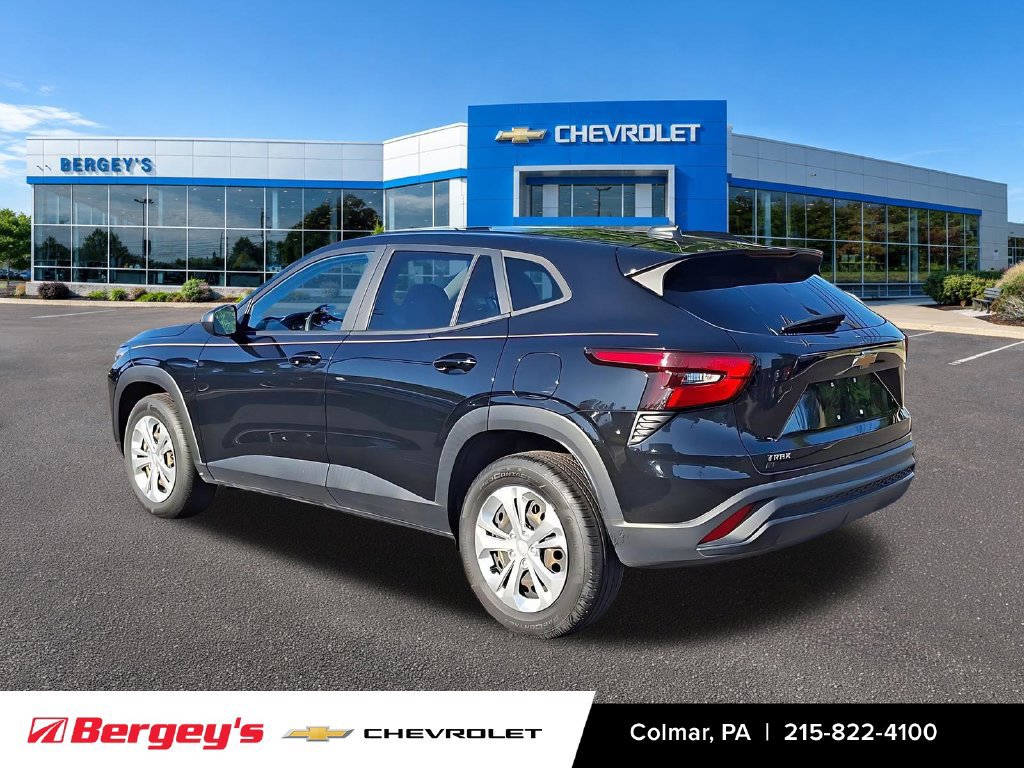 Certified 2024 Chevrolet Trax LS FWD image 8