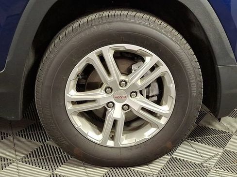 Used 2023 GMC Terrain SLE w/ Driver Convenience Package AWD/4WD image 11
