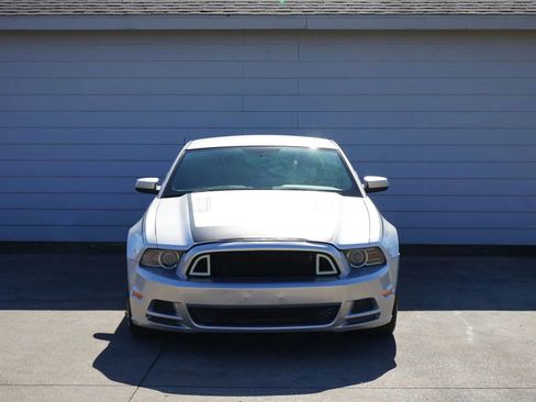 Used 2013 Ford Mustang GT Premium image 6
