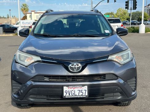 Used 2016 Toyota RAV4 LE AWD/4WD image 2