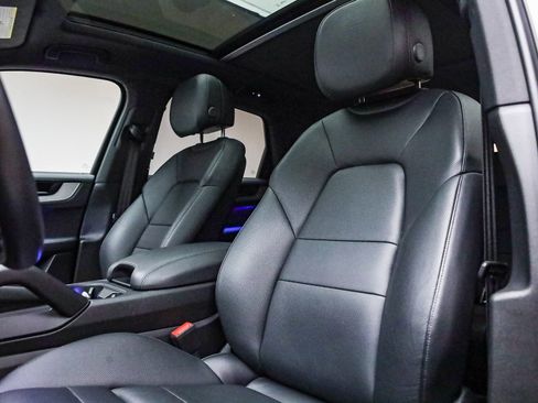 Used 2025 Porsche Cayenne image 5