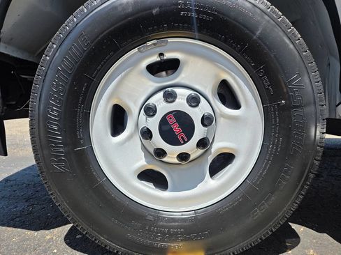 Used 2025 GMC Savana 2500 RWD image 23