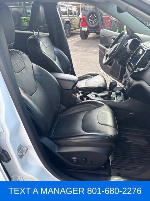 Used 2022 Jeep Cherokee Limited w/ Mopar Interior Package AWD/4WD image 15