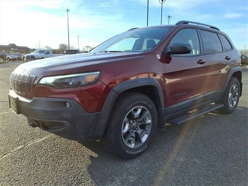 Used 2019 Jeep Cherokee Trailhawk w/ Cold Weather Group image 3