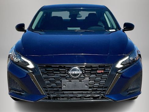 Used 2023 Nissan Altima 2.5 SR image 2