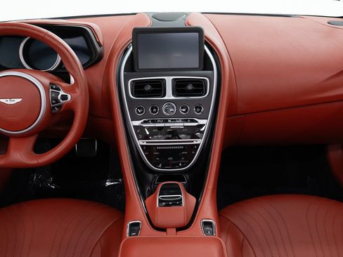 Used 2021 Aston Martin DB11 Volante RWD image 33