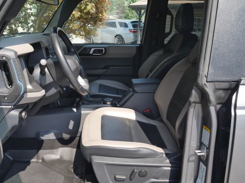 Certified 2024 Ford Bronco Wildtrak AWD/4WD image 3