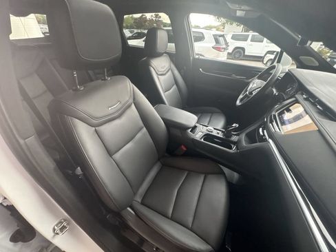 Certified 2026 Cadillac XT5 Premium Luxury w/ LPO, Blue Accent Package FWD image 29