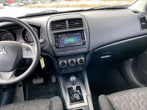 Used 2024 Mitsubishi Outlander Sport ES image 17