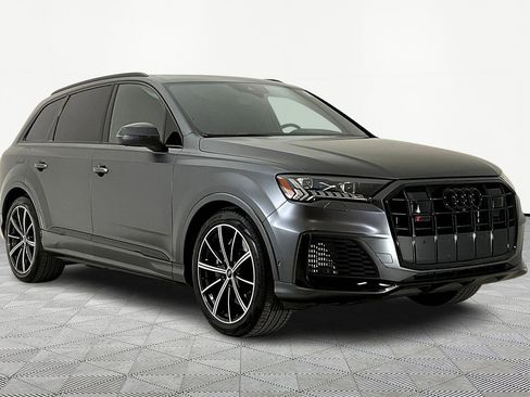 Used 2021 Audi SQ7 Prestige w/ Prestige Package image 3