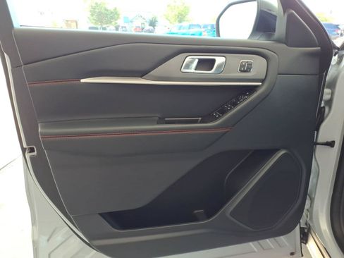 New 2026 Ford Explorer ST-Line w/ ST-Line Street Pack RWD image 5