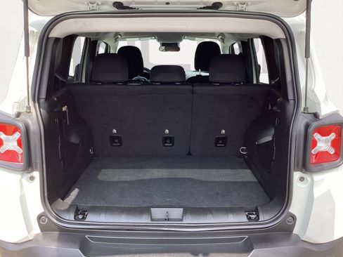 Used 2023 Jeep Renegade Latitude AWD/4WD image 14