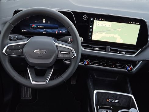 New 2027 Chevrolet Equinox LT w/ Convenience Package II FWD image 26