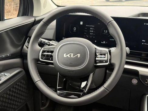 New 2026 Kia Carnival SX image 18