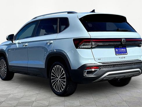 New 2026 Volkswagen Taos SE FWD image 4