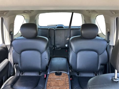 Used 2021 Nissan Armada SL w/ Captain's Chairs Package AWD/4WD image 12