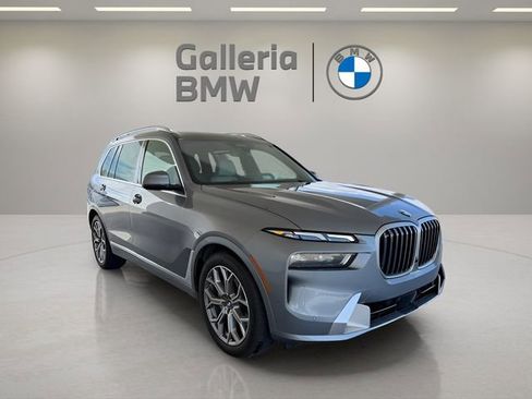Used 2024 BMW X7 xDrive40i w/ Premium Package image 4