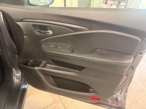 Used 2017 Honda Pilot EX-L image 32