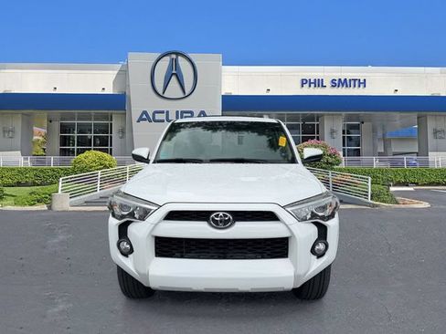 Used 2016 Toyota 4Runner SR5 AWD/4WD image 2