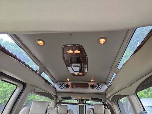 Used 2020 Chevrolet Express 2500 w/ Enhanced Convenience Package RWD image 15
