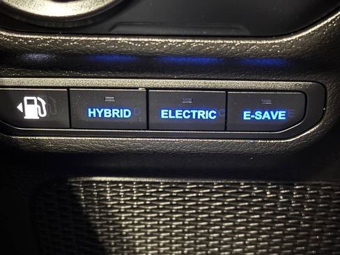 Used 2021 Jeep Wrangler Unlimited Sahara w/ Cold Weather Group image 31