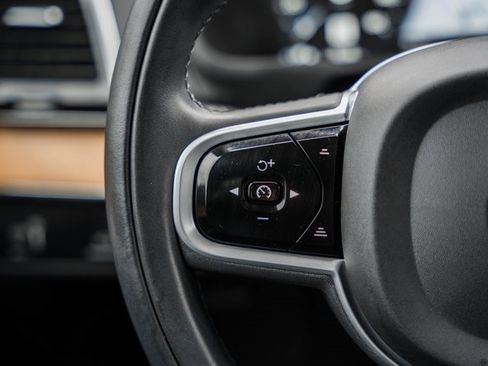 Used 2022 Volvo XC90 T6 Momentum w/ Advanced Package image 29