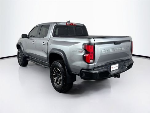 Used 2025 Chevrolet Colorado ZR2 w/ Technology Package AWD/4WD image 2