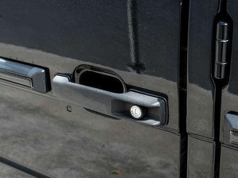 Used 2013 Mercedes-Benz G 550 image 39