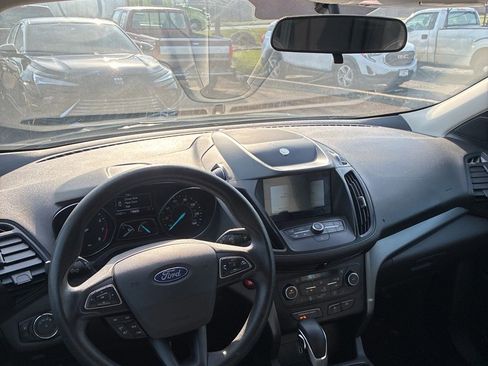 Used 2019 Ford Escape SE image 4