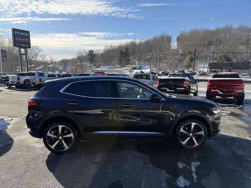 Used 2021 Buick Envision Essence w/ Technology Package I image 2