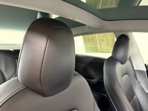 Used 2020 Tesla Model 3 Long Range image 31
