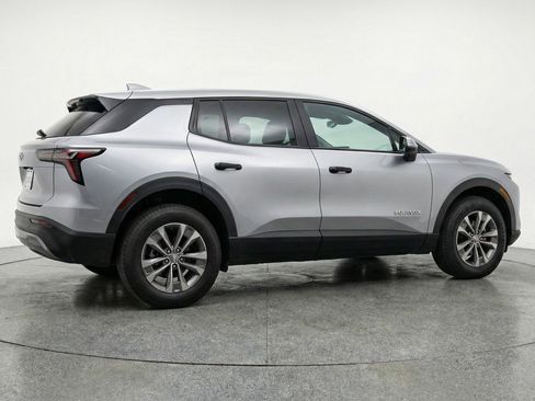 Used 2025 Chevrolet Equinox LT image 9