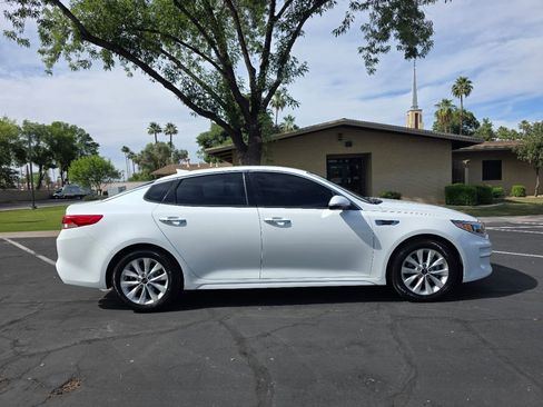 Used 2016 Kia Optima EX image 3