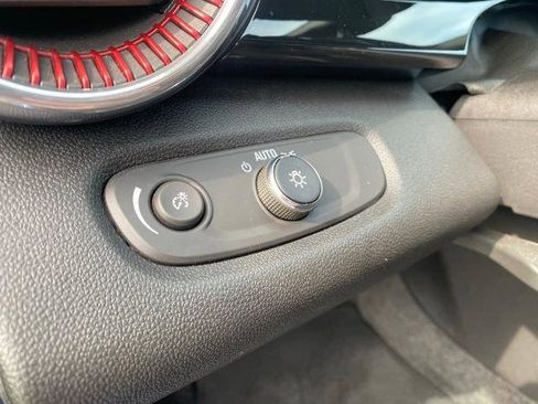 Used 2024 Chevrolet Trax RS FWD image 17