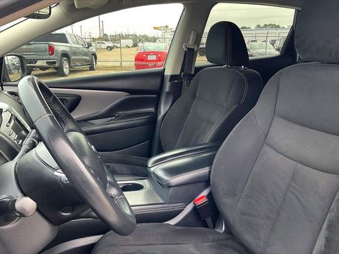 Used 2019 Nissan Murano SV image 18