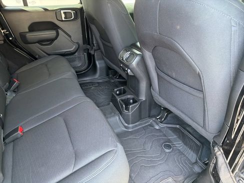 Used 2022 Jeep Wrangler Unlimited Sport AWD/4WD image 23