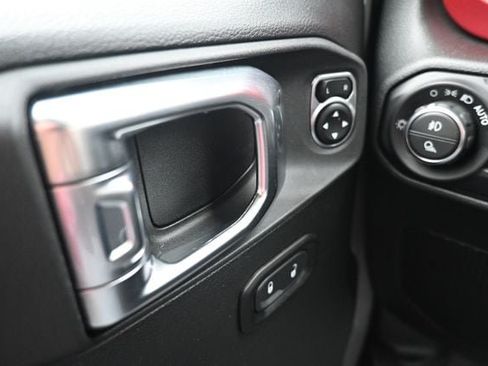 Used 2021 Jeep Gladiator Rubicon w/ Cold Weather Group AWD/4WD image 39