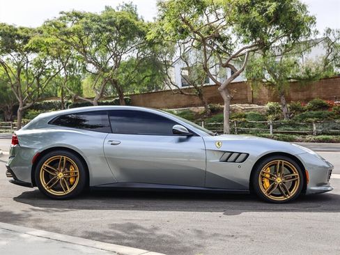 Used 2017 Ferrari GTC4Lusso AWD/4WD image 4