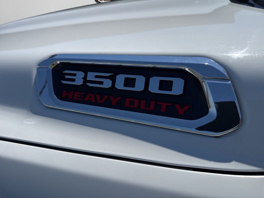 Used 2022 RAM 3500 Limited AWD/4WD image 32