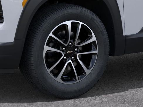 New 2026 Chevrolet TrailBlazer LT w/ Convenience Package FWD image 9