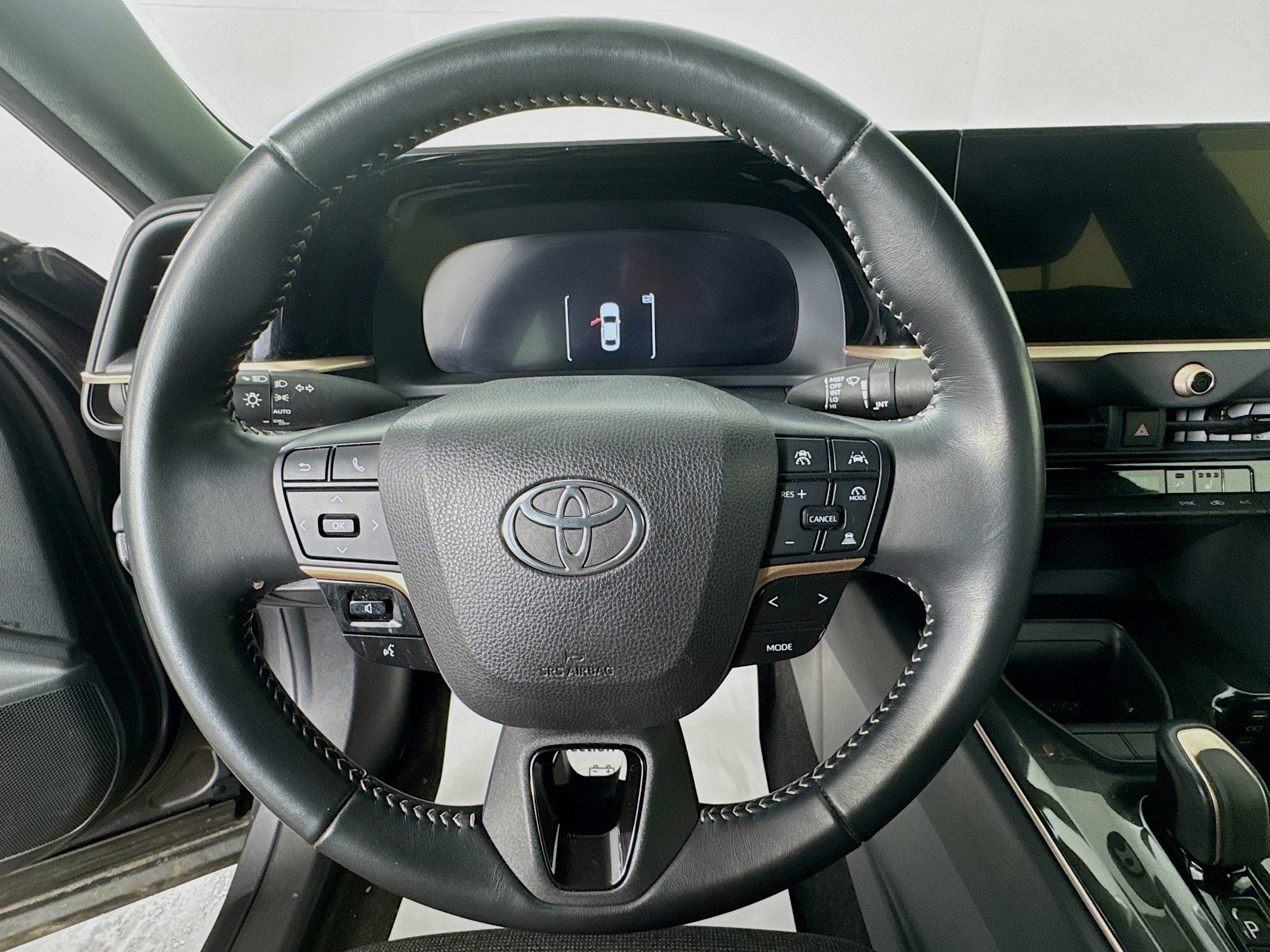 Used 2024 Toyota Crown AWD/4WD image 11