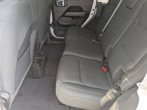 Used 2021 Jeep Wrangler Unlimited Sahara w/ Uconnect 4C Nav & Sound Group AWD/4WD image 19
