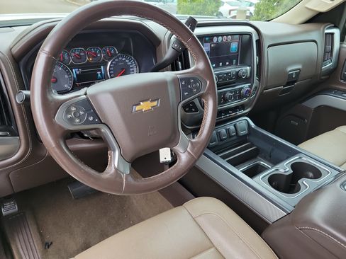 Used 2015 Chevrolet Silverado 2500 LTZ w/ LTZ Plus Package image 2