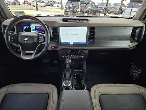 Used 2024 Ford Bronco Wildtrak image 10
