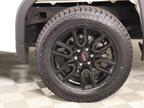 Used 2024 GMC Sierra 1500 Pro w/ Graphite Edition AWD/4WD image 17