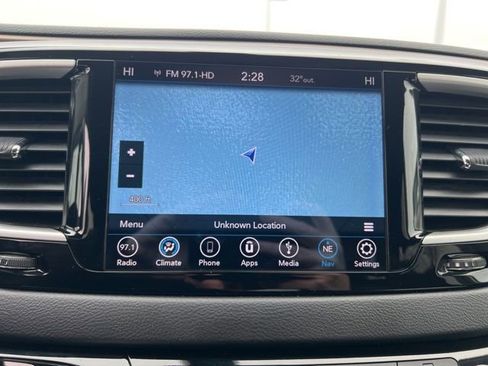 Used 2018 Chrysler Pacifica Touring Plus image 19