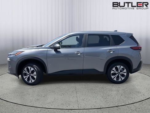 Used 2023 Nissan Rogue SV FWD image 2