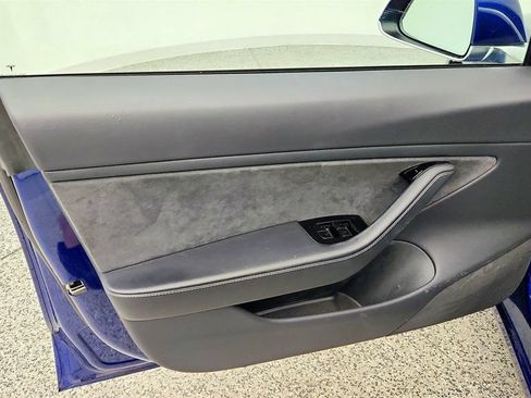 Used 2018 Tesla Model 3 Long Range RWD image 11